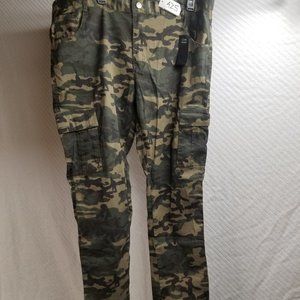 425 - Live Free 40W 32L Quality Fashion Cargo Pants